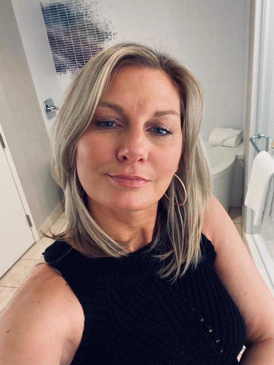 Awesome amateur US wife on show #Zj504e4N
