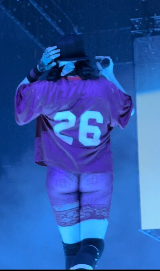 Billie Eilish New Pics and Videos #zNHGWezn