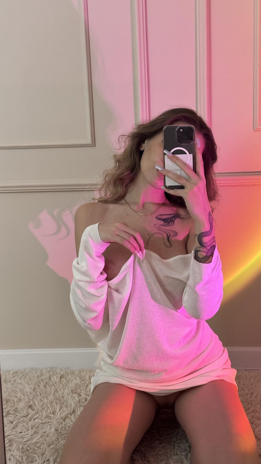 Elegant Slim Bodied Slut #ZTy9zp4e