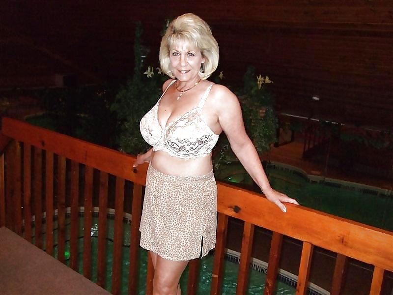 Susan - Big Titted Gilf.  (pic2) #ZV09r3AP