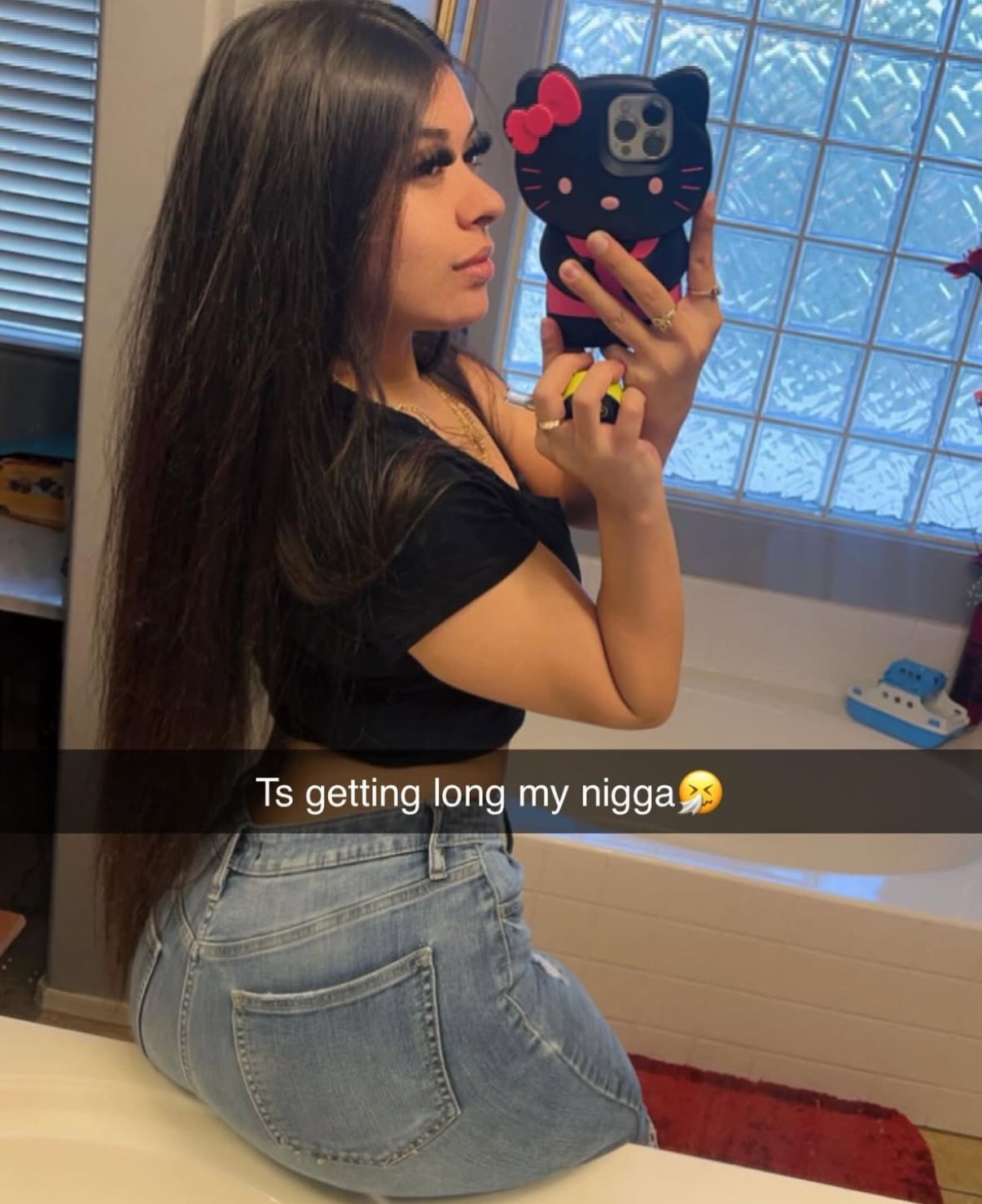 Latina #0AsuiRYG