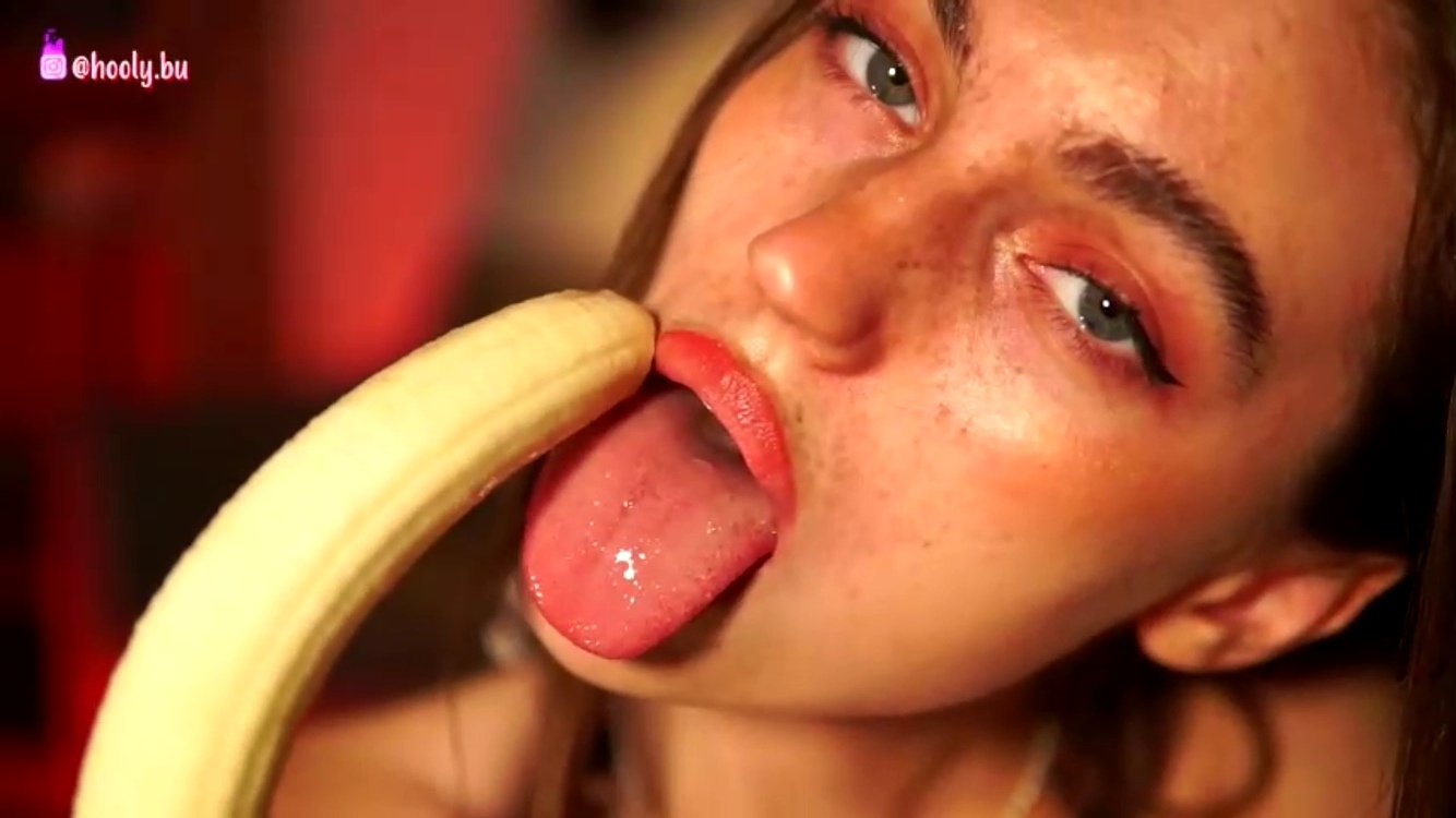 Hoolybunny Banana Blowjob #0tfbKwV7
