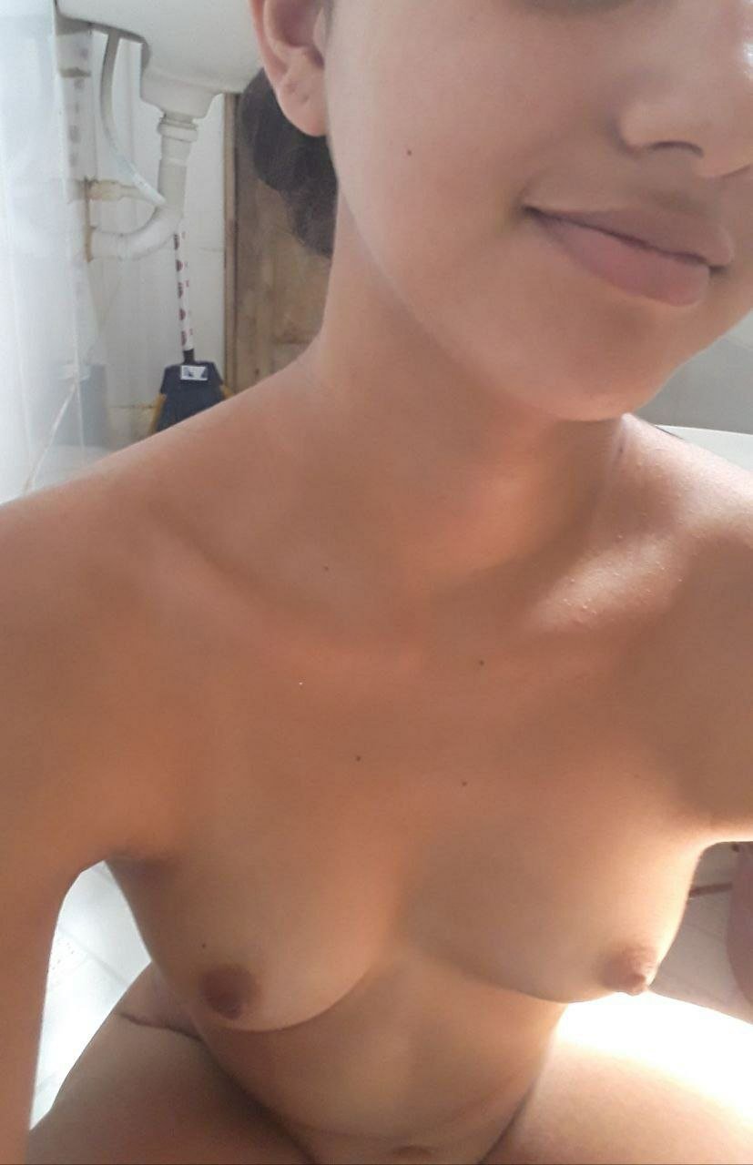Quem gosta de uma puta novinha? quem quiser vazar sua esposa, amiga ou namorada no sigilo vem pv #16TGPH5Y