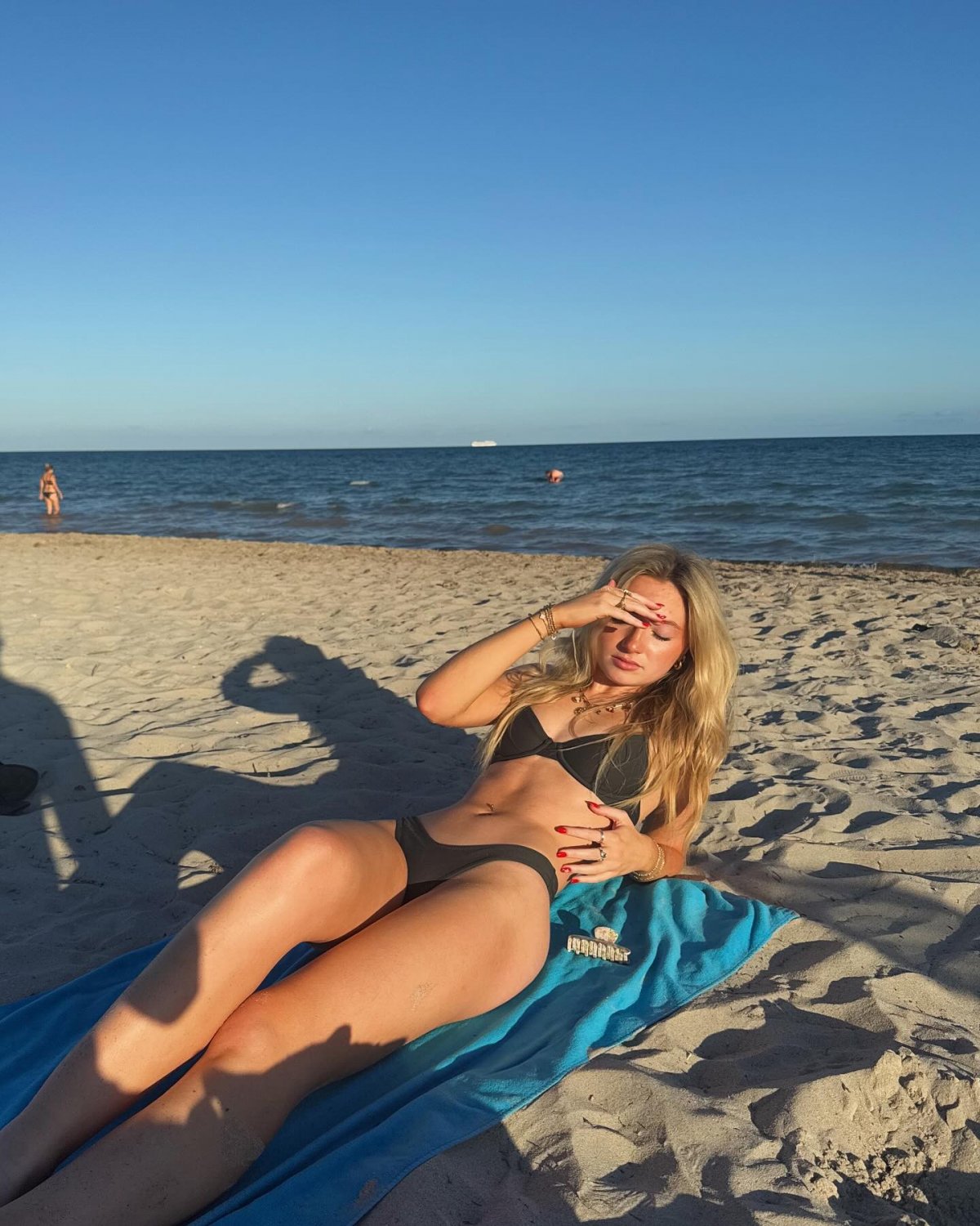 Sexy blonde college teen Holly #17Yz7Mza