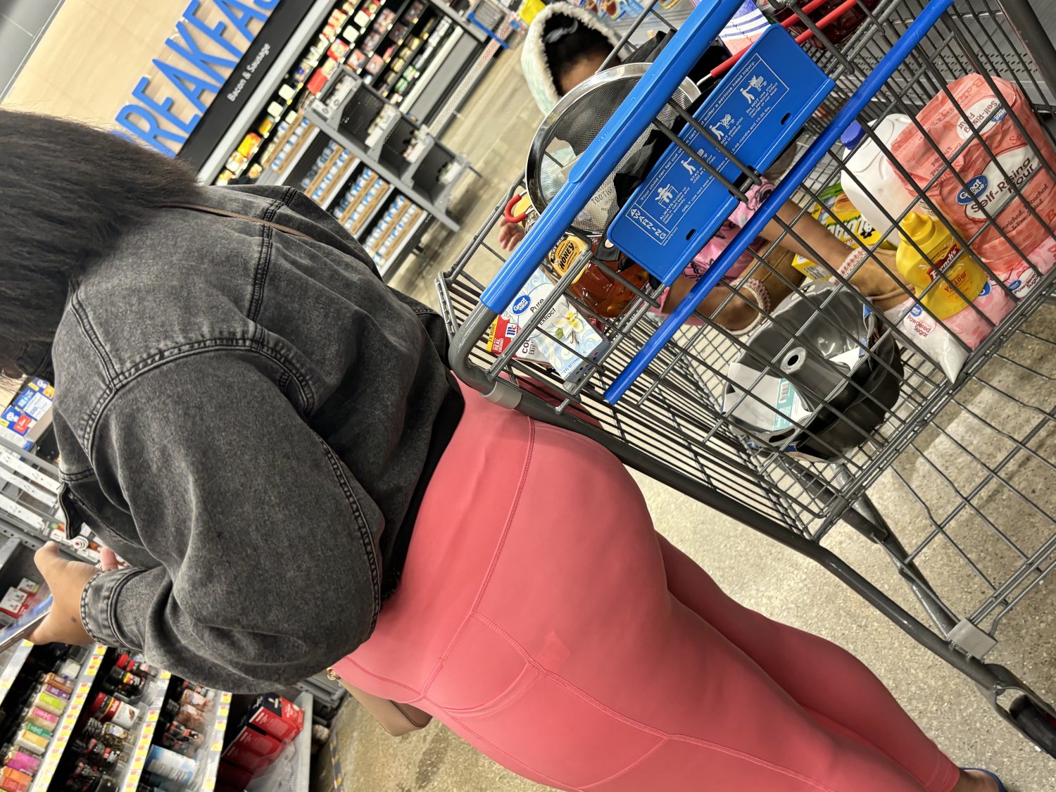 Think Booty Ebony in pink leggings (Thong) #1InaNC4J