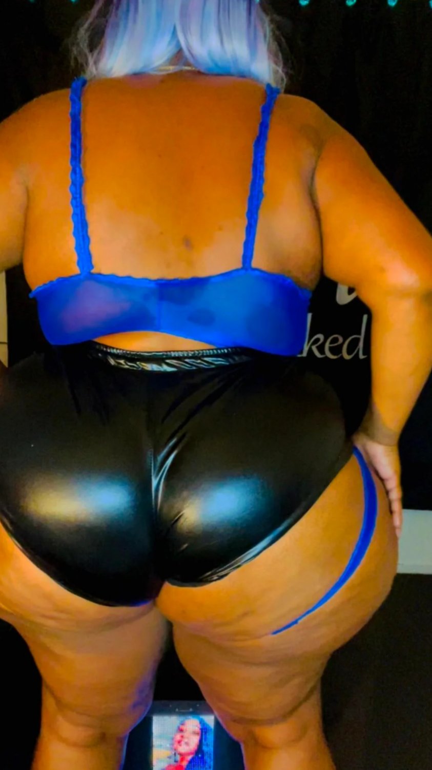 Hips That You Love #1JRO0P5b