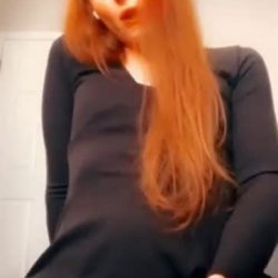 Sophie Turner jerks off and cums messily (fake)
