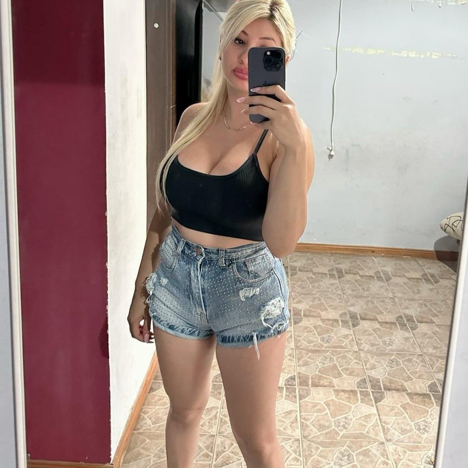 Arizona divorced MILF big beautiful tits #20aBqk7t