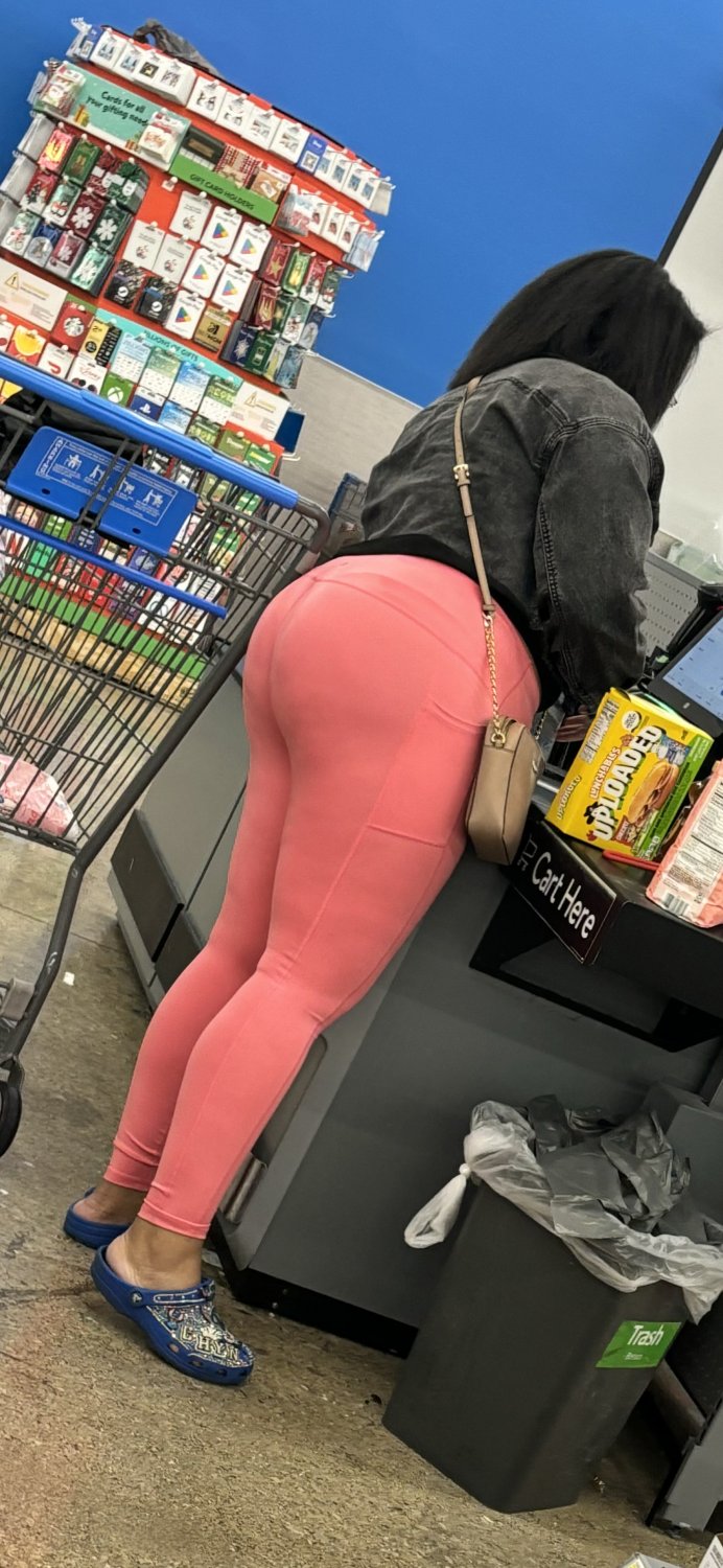 Think Booty Ebony in pink leggings (Thong) #2l0KNg0S