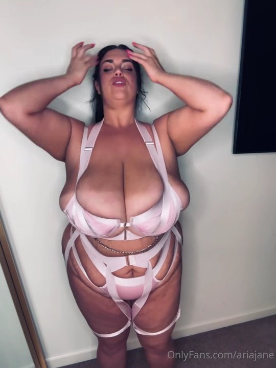 Huge White Tits #2nvuaUb9