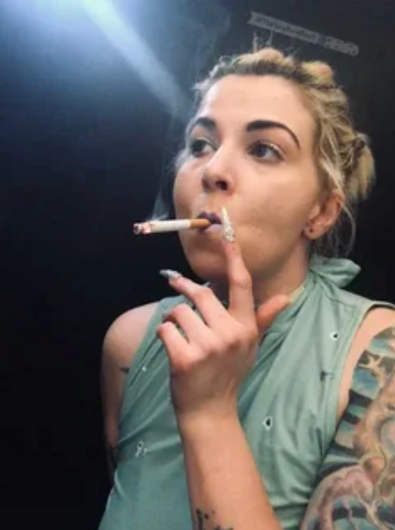 Sexy Smokers #2tE25SMD