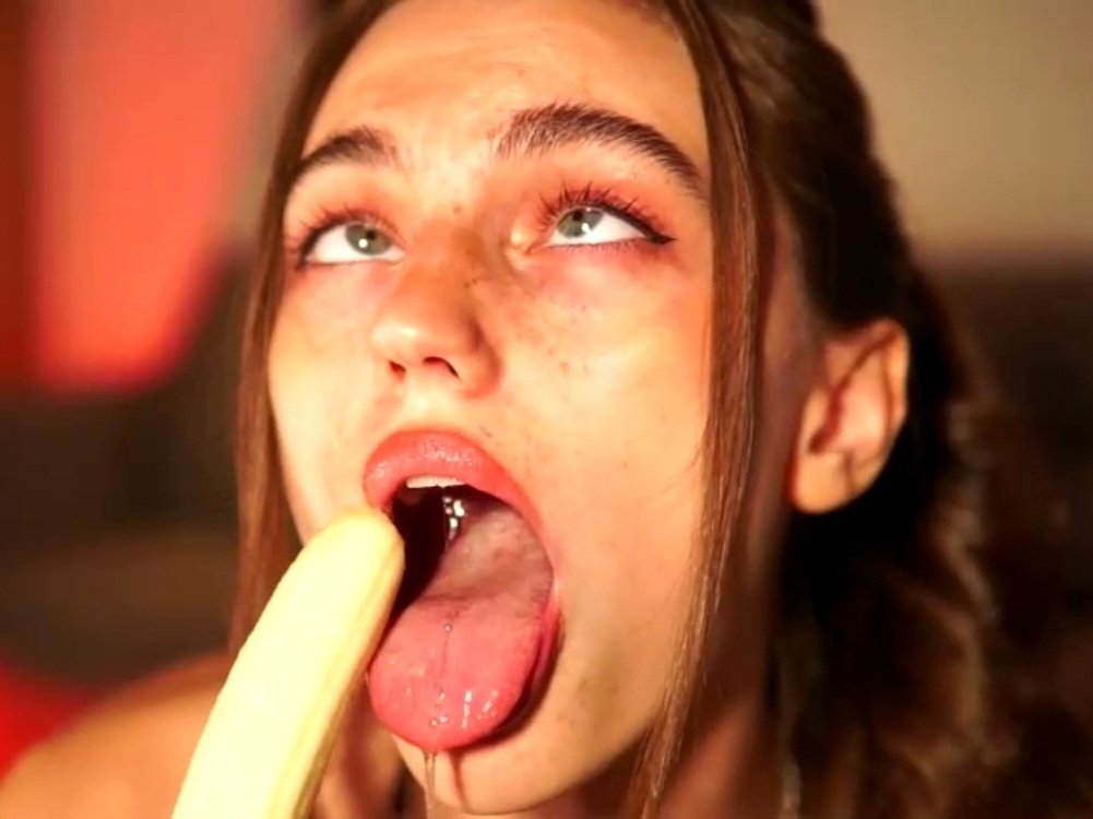 Hoolybunny Banana Blowjob #3lYQd5rG