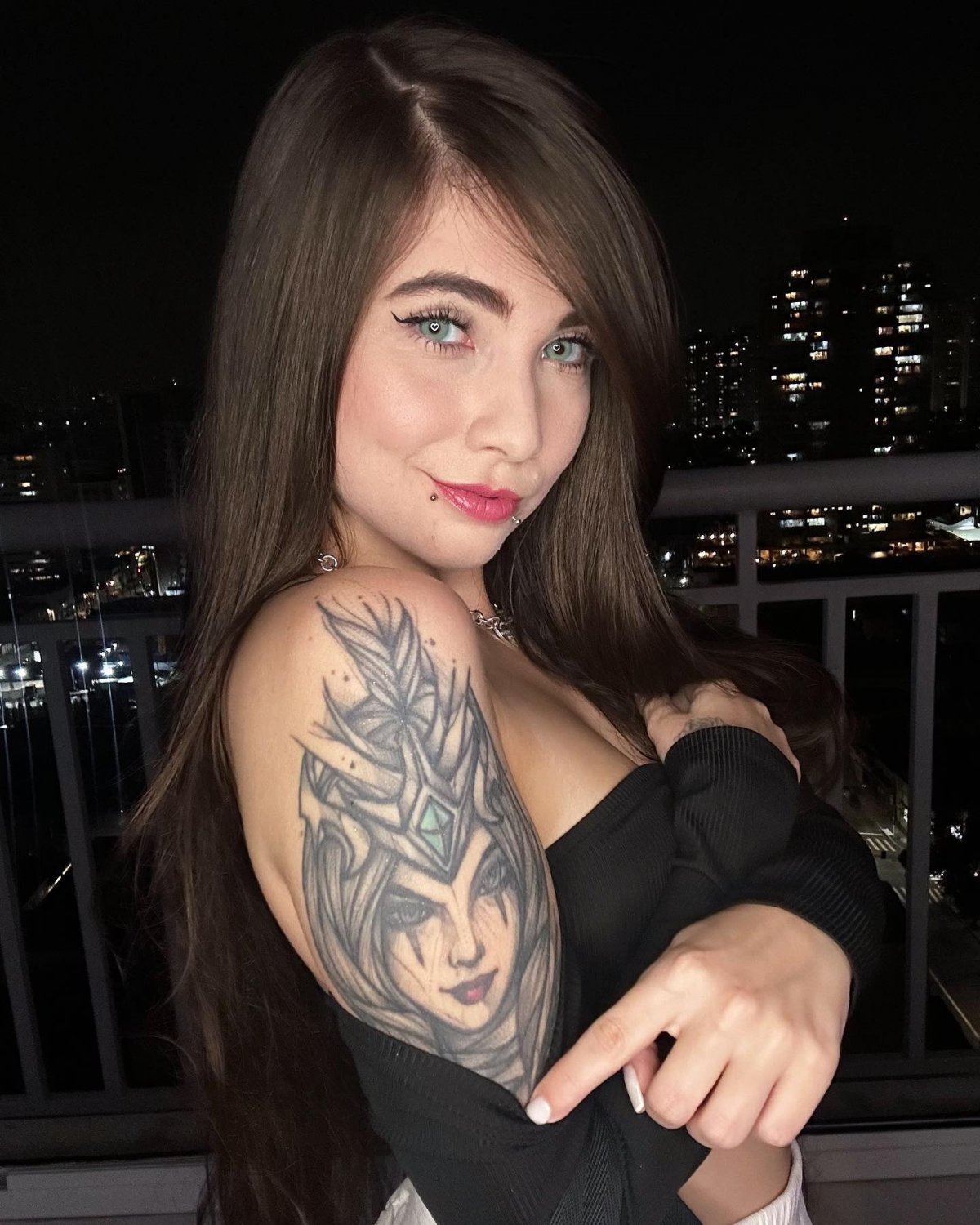 Nicole Muniz #56Ld3TSm