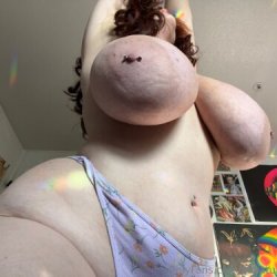 Huge tits pawg solo
