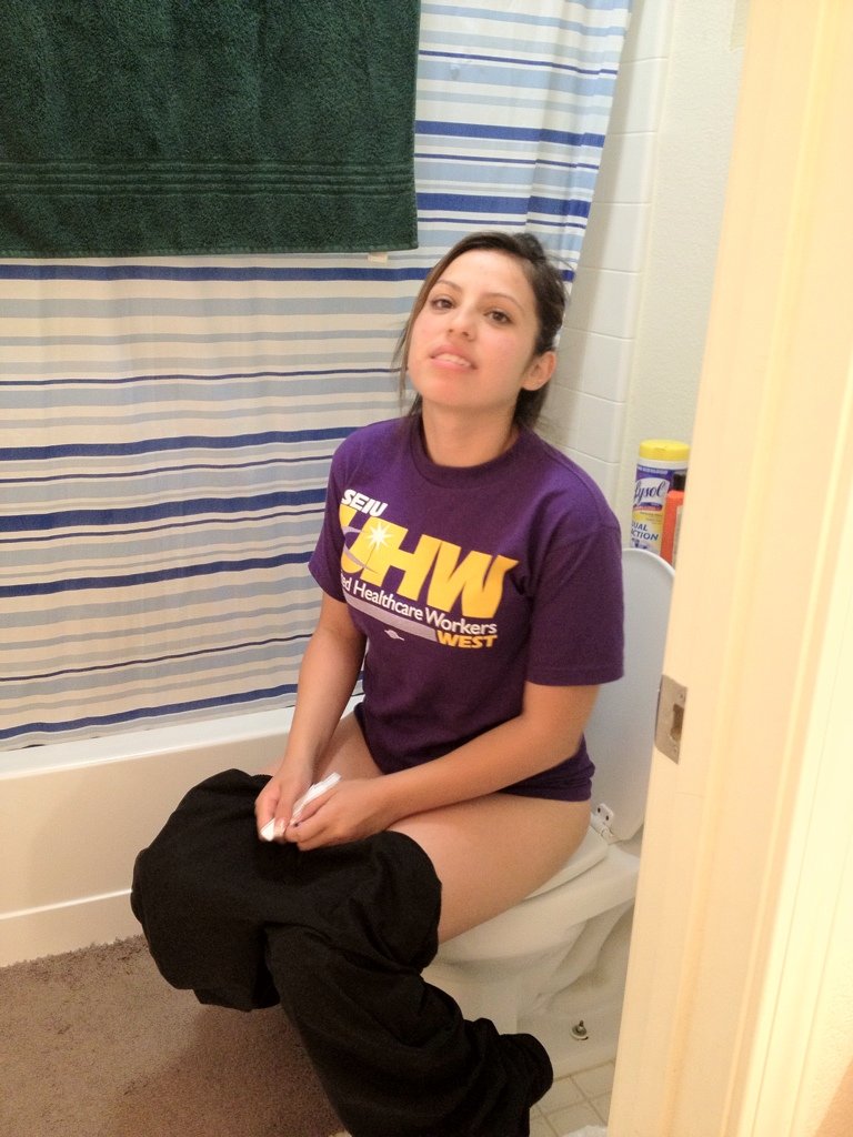 PB Hottie on the Potty 2012-07-10 #6w0JwncT