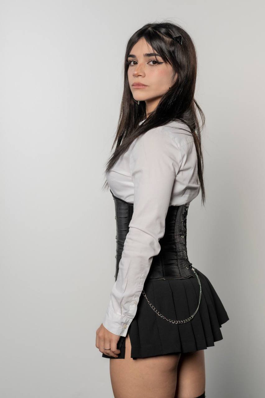 Alana Flores (2) #6XRHQblj
