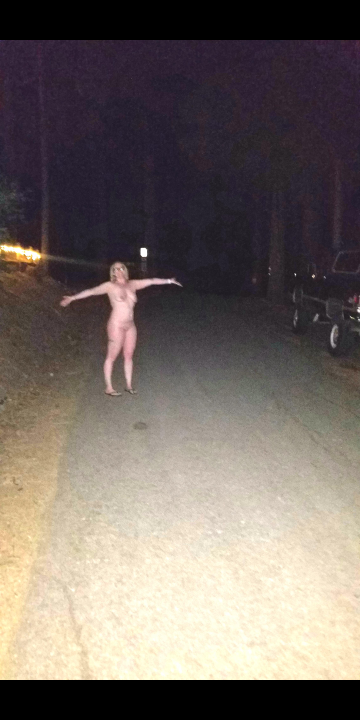 Trixie - Big Titted Public Exhibitionist.  (pic3) #74lIMJGw