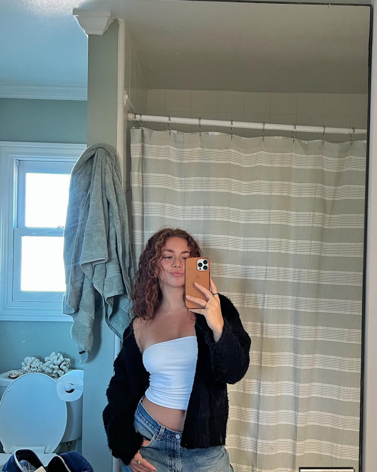 Sexy thicc college teen Alia #7RnK97Q6