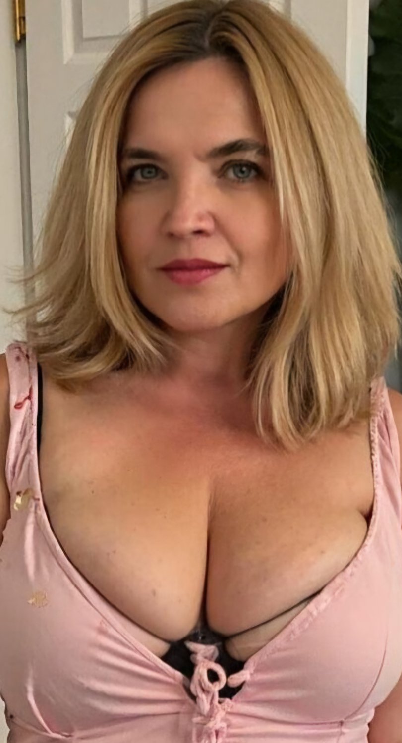 Magdalena stepanka's mom #7za8juEn
