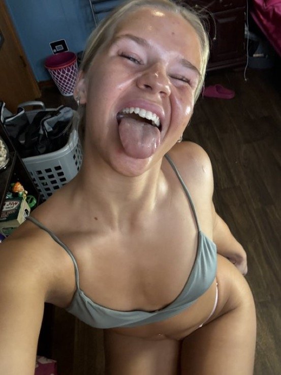 sexy tanned blonde bubble butt teen #8AuxTbko