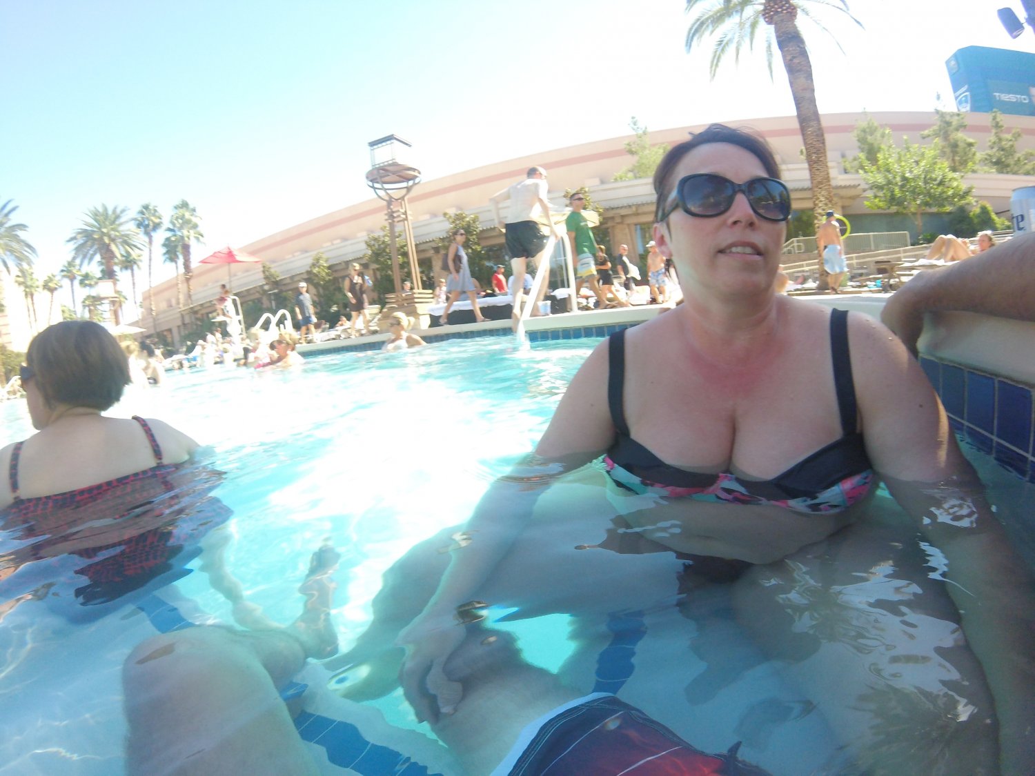 Can't beleive Sharon did this at the MGM pool in Vegas #8ojyw7aG