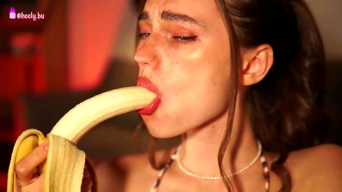 Hoolybunny Banana Blowjob #9amNAiQE