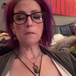 Vaping goth lesbo hottie with cleavage nose exhales