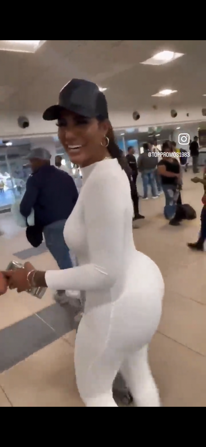 Sexy hot milf in catsuit leggings 🥵 #A3DkEMhL