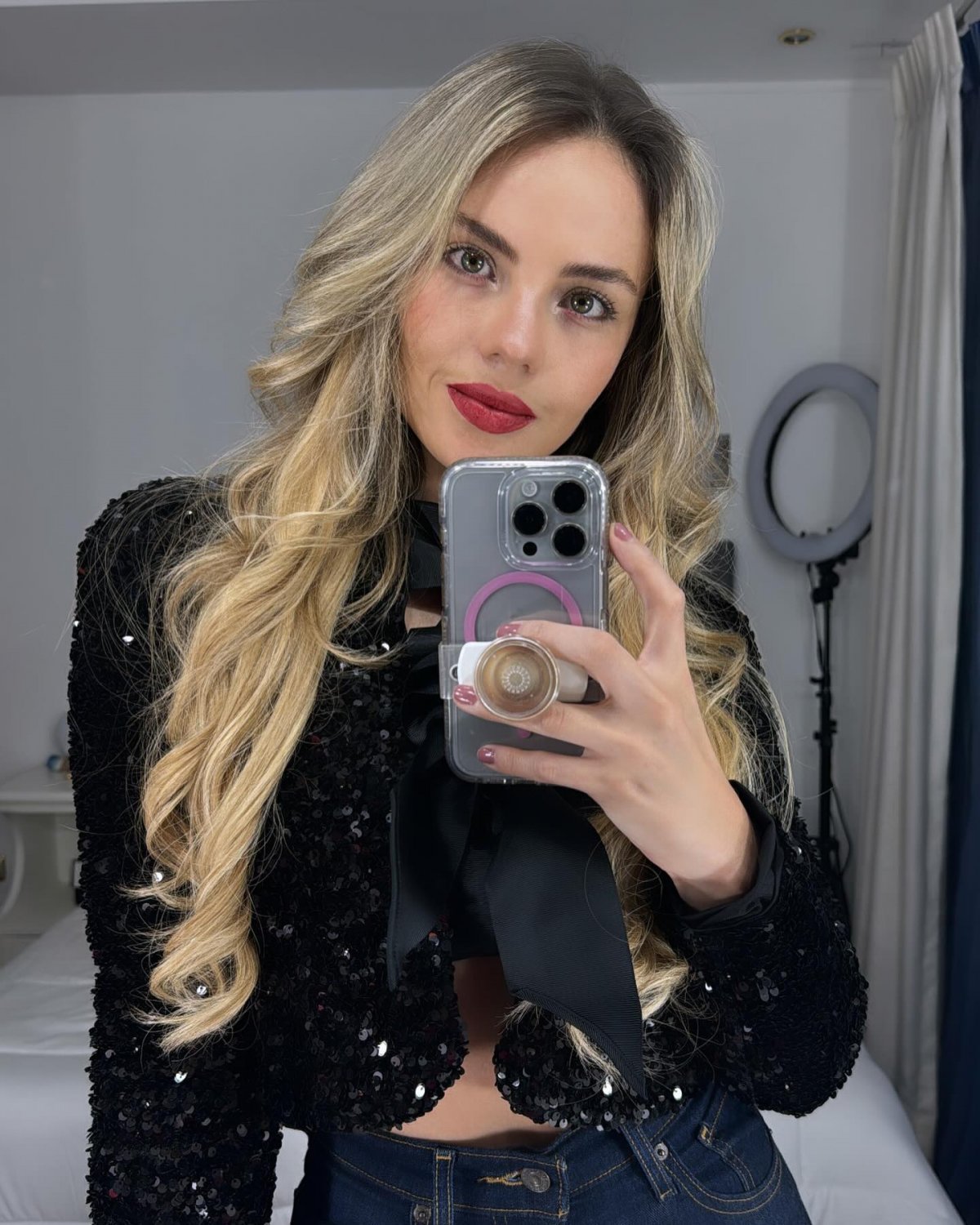 aikupl8d Sexy Sophie #AIKuPl8d