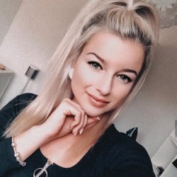 Hot Cousine