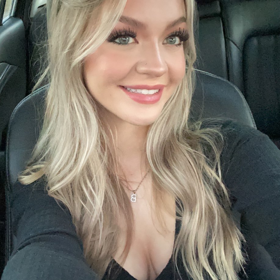 Sexy blonde petite teen Bailey #ARbfx5lb