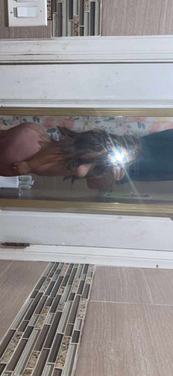 Yadira Webslut #b5RyRwBf