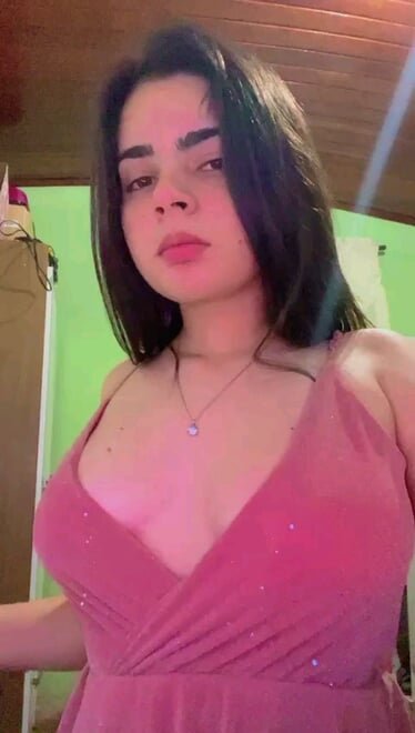 who is she? someone got the video? #bB1Jd9Z0