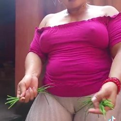 Hot kurvy Brazilian milf 🥵🔥