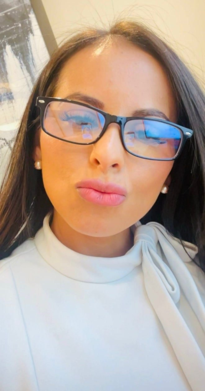 Can I keep my glasses on while I blow you under your desk #Cf1AuNWg