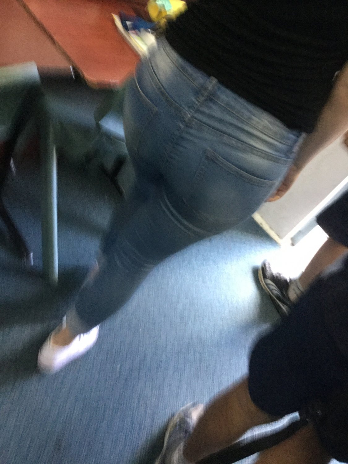 Thick Italian PAWG in jeans #cRK1L3Vj