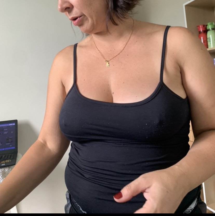 Big Tits MILF #czZ2H1M1