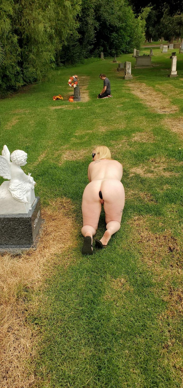 Trixie - Big Titted Public Exhibitionist.  (pic3) #D0RH8qyz
