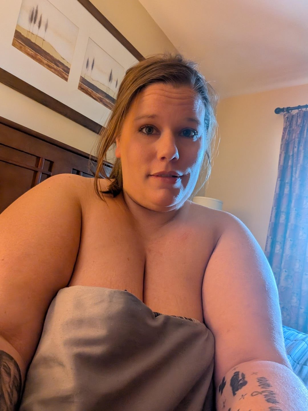 Busty BBW Showing Off #d8exaqvR
