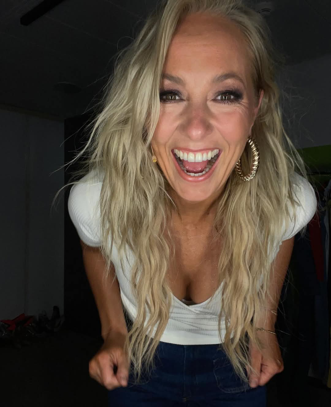 Angela Webslut #DI2gpLi8