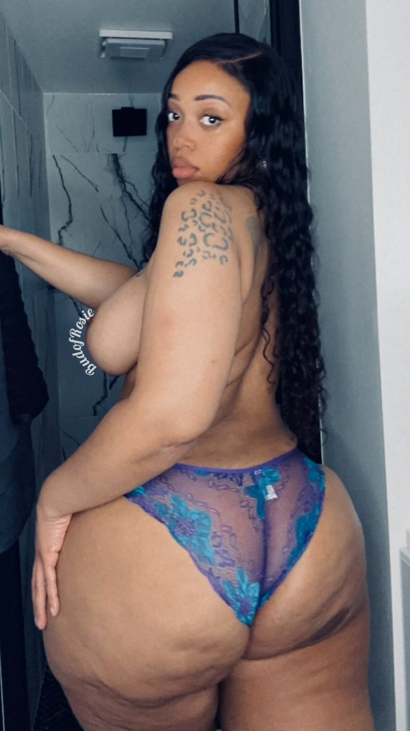 Rosie thick ass #dMmUpm5T