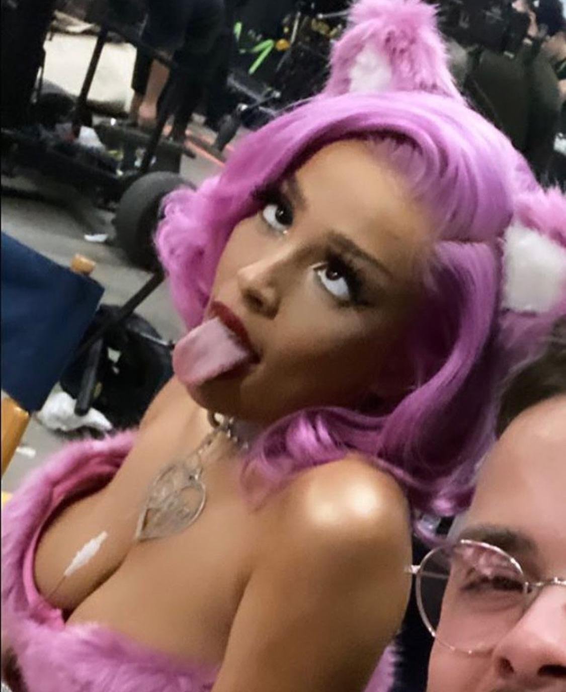 Doja Cat x Ai Joi | 𝑆𝑢𝑝𝑒𝑟 𝑆𝑡𝑎𝑟 𝑇ℎ𝑜𝑡𝑠 11.1 #dmNx15dV