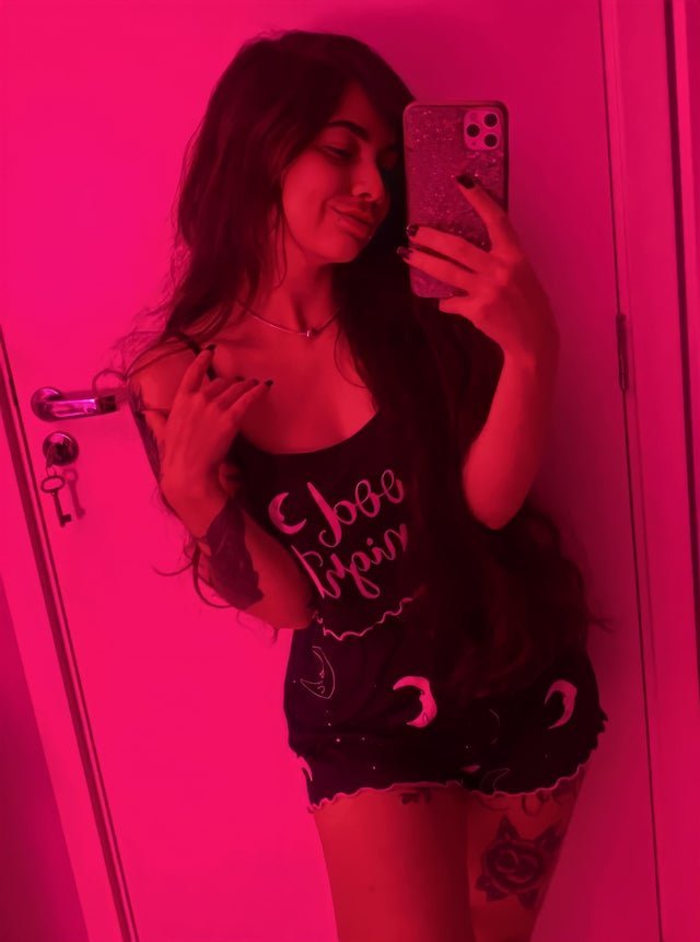 Nicole Muniz #dNRZKdgf