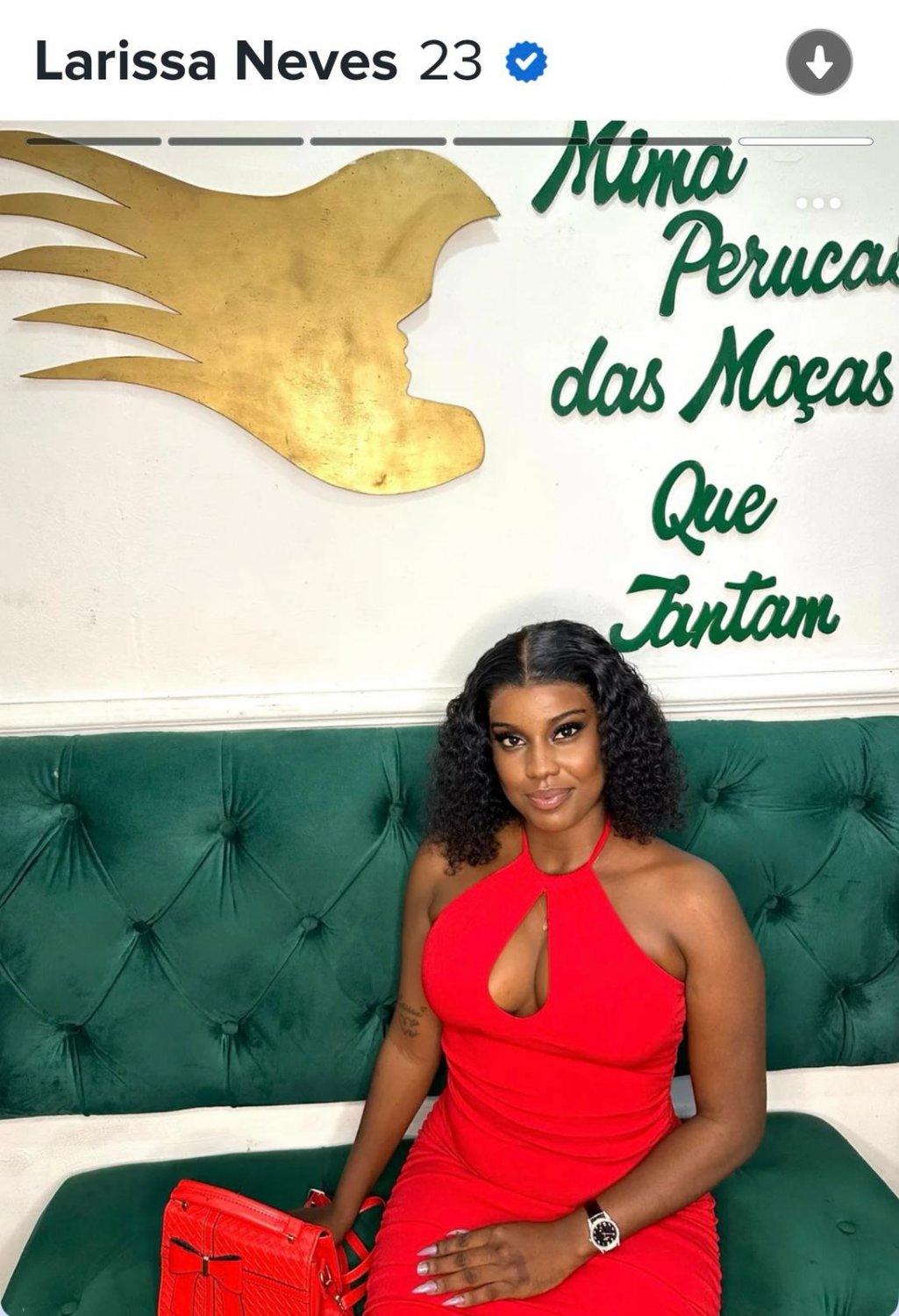 O famoso salão #dOjxzjmw