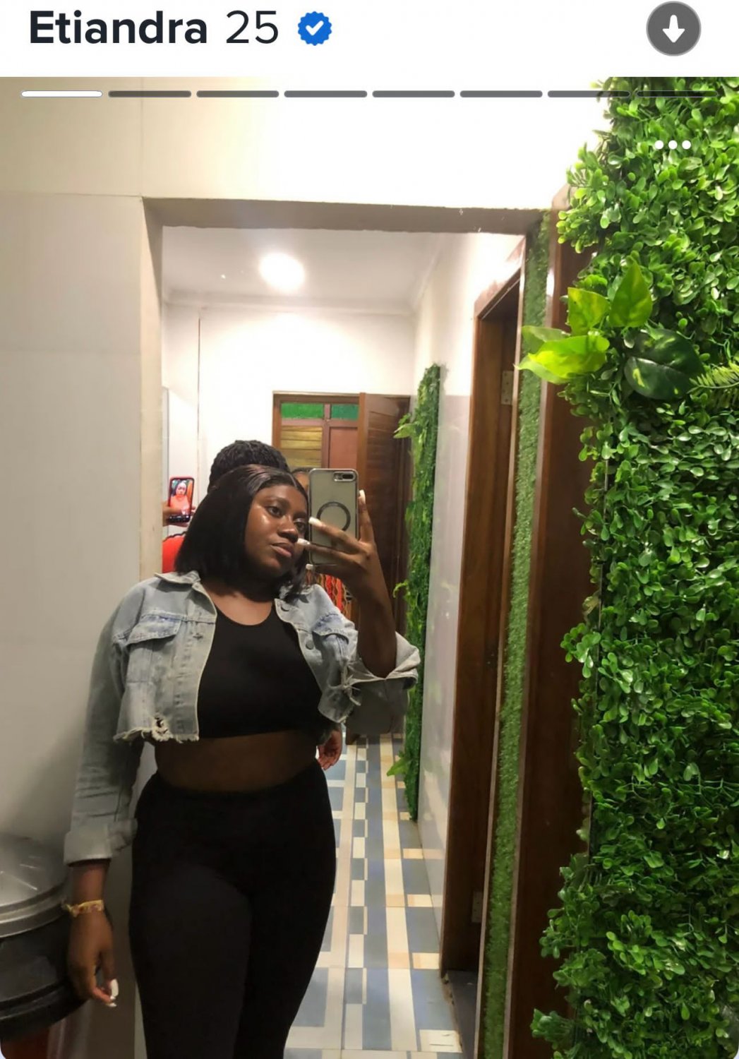 She kinda look good, não acha m? #dpzb5Qk0