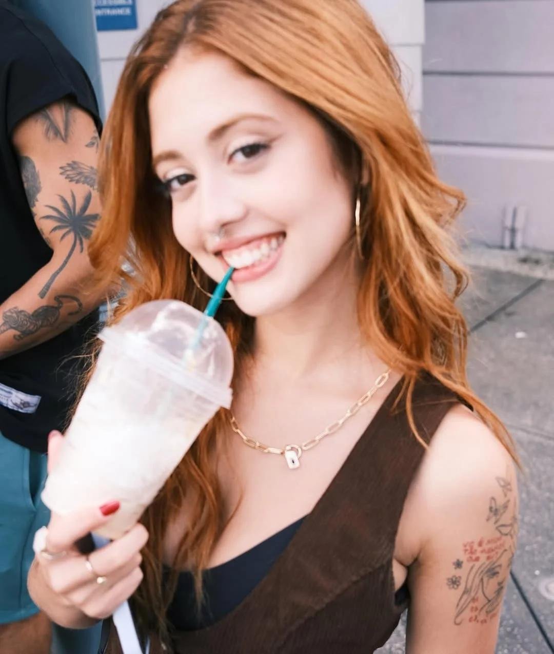 Fotos perfeitas na Ananda...Ananda deliciosa , fofa e muito linda #dRmqMkOc