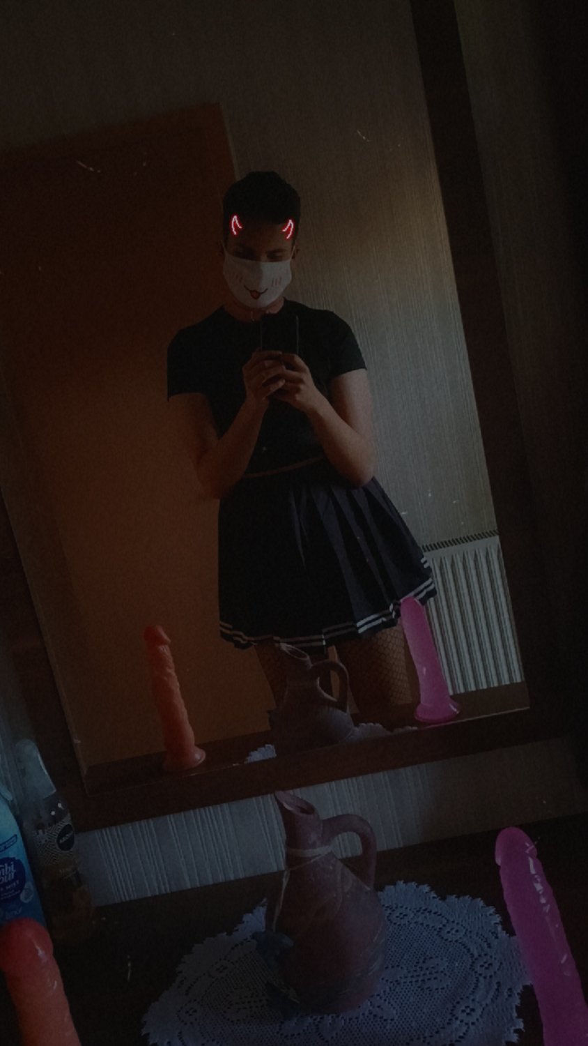 🇵🇱 Femboy #E872L7qh