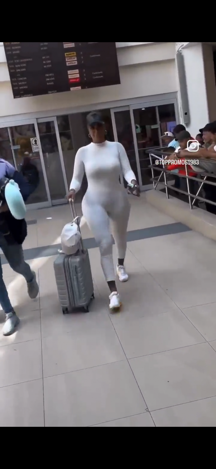 Sexy hot milf in catsuit leggings 🥵 #F8cLTZLK