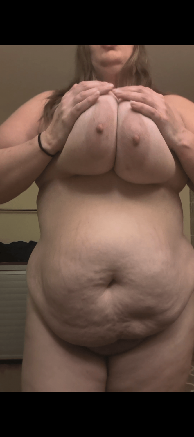 Busty BBW Showing Off #FkJuA25k