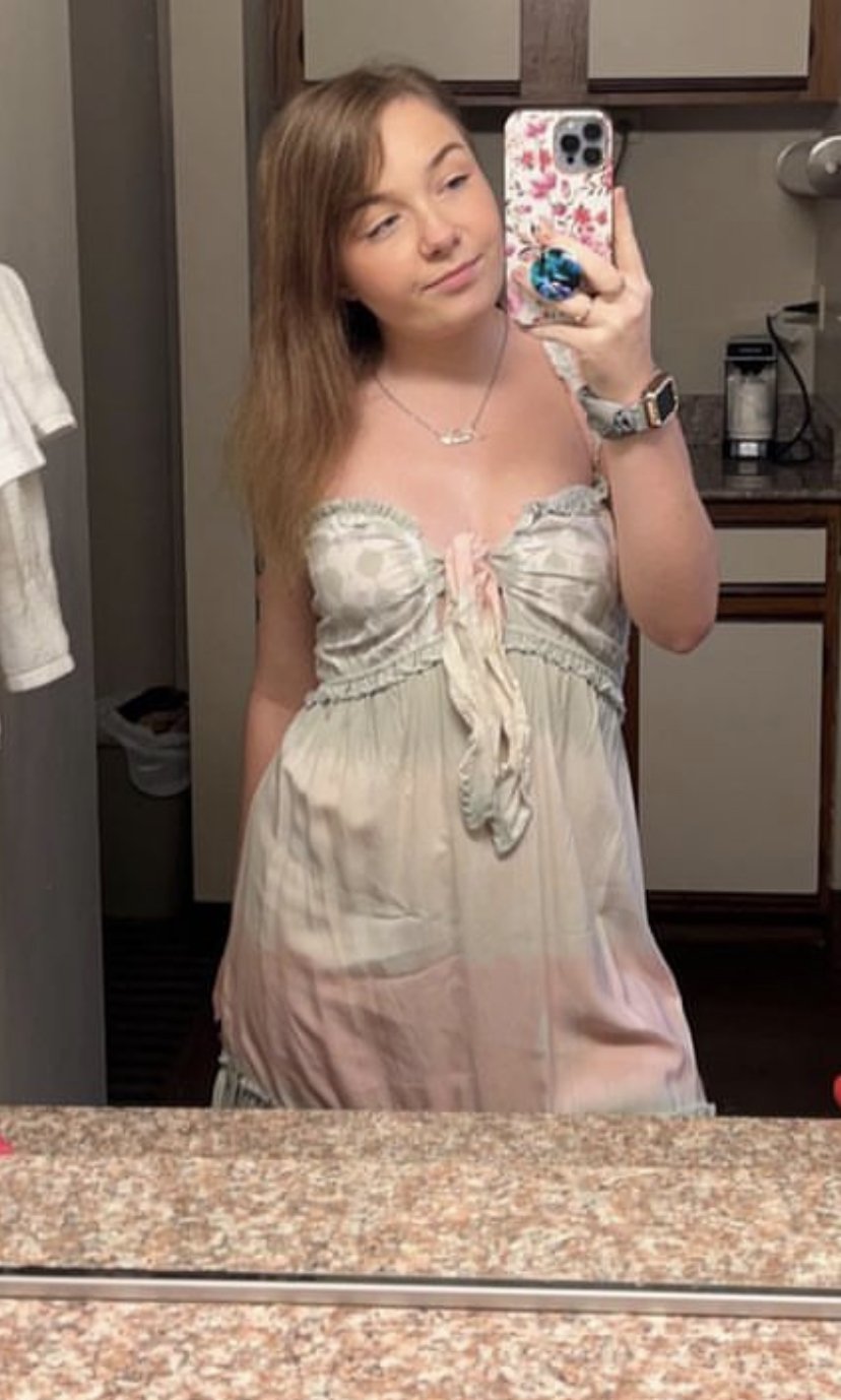 slut Selina from WV looks like she wants attention #FQBFlByn